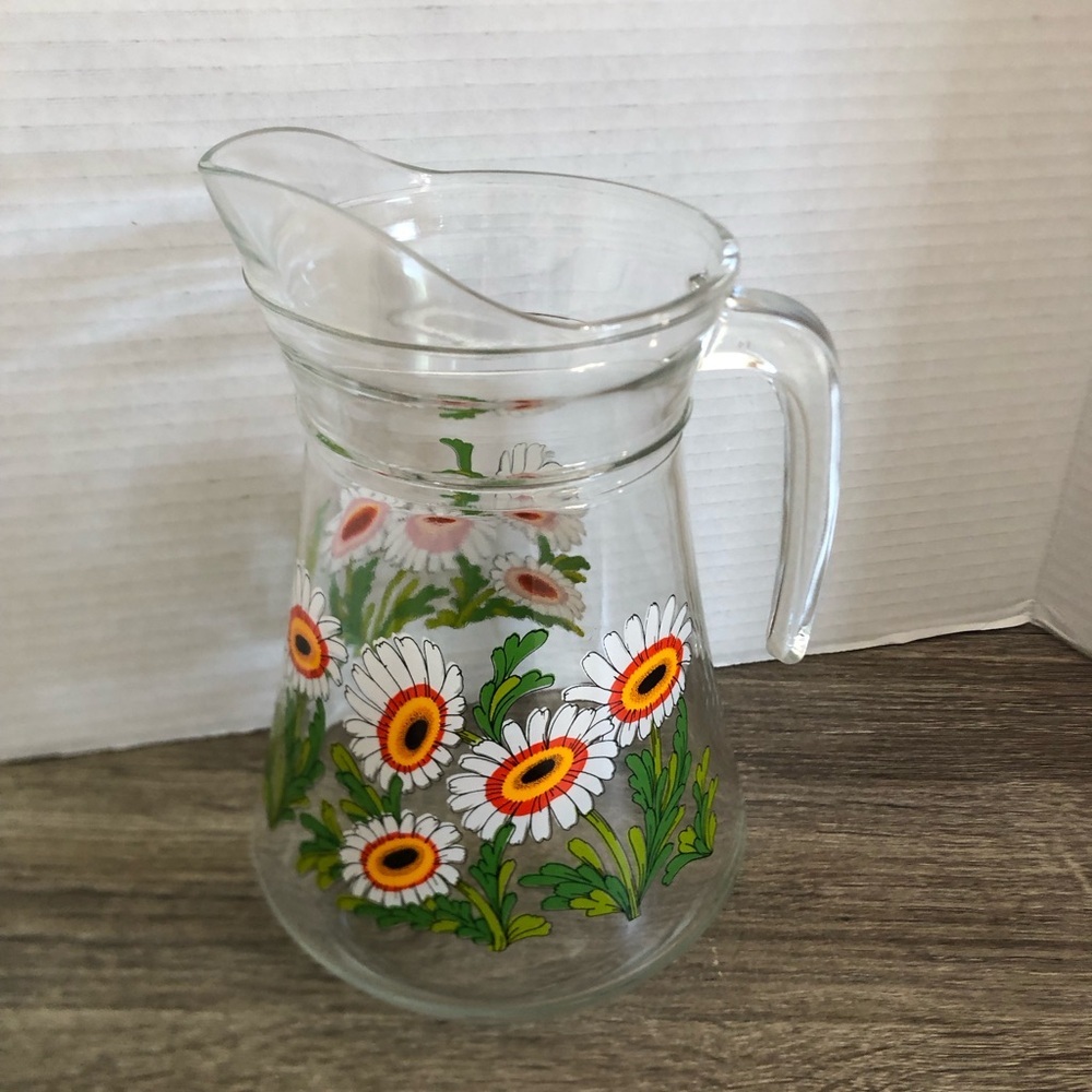 Vtg Arcopal France Daisy Print Glass Pitcher